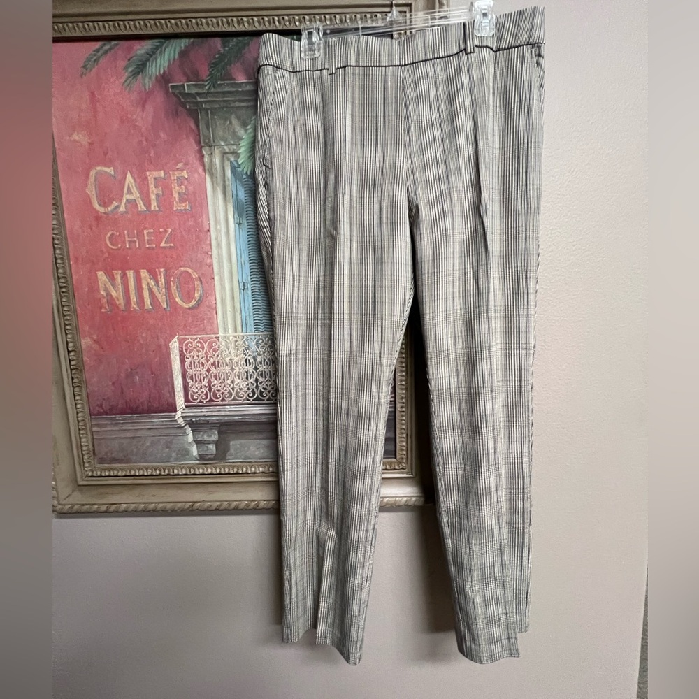 Rafaella Woman’s Taupe Stretch Pants